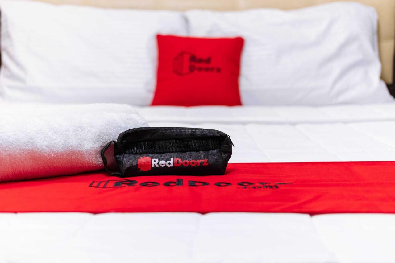 Reddoorz Plus @ Silk Residences Sta. Mesa Monthly Stay Manila Eksteriør billede